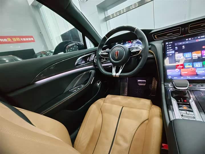 Фото 7 - Hongqi H6