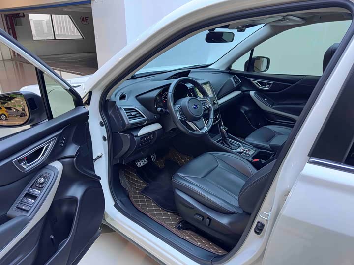 Фото 9 - Subaru Forester