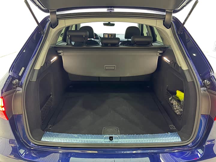 Фото 8 - Audi A4