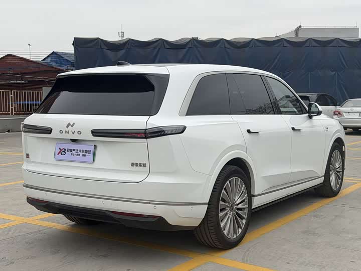 Фото 6 - Nio Onvo L90