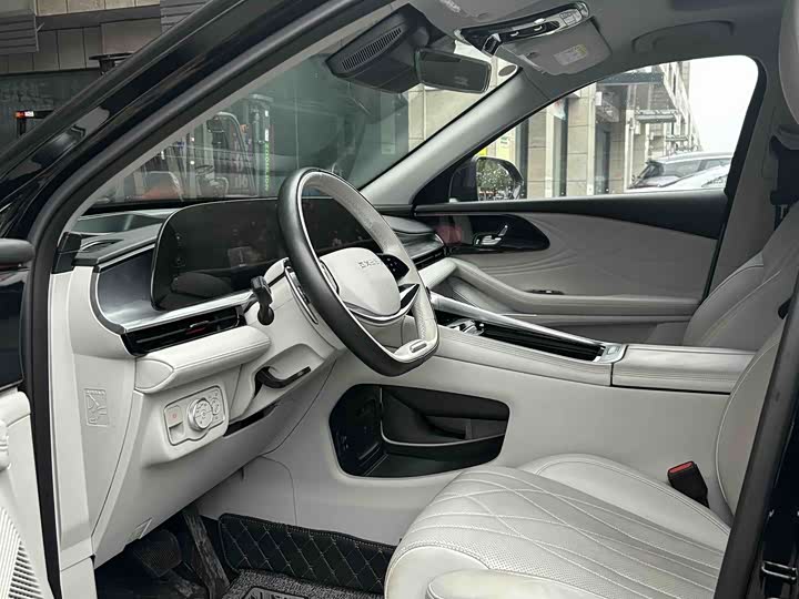 Фото 5 - Exeed RX