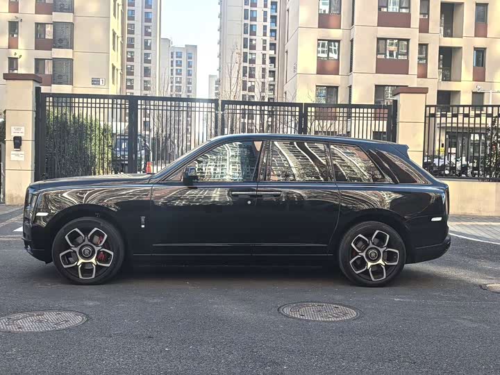 Фото 2 - Rolls-Royce Cullinan