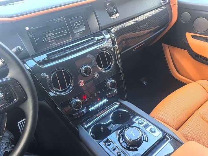 Фото 9 - Rolls-Royce Cullinan