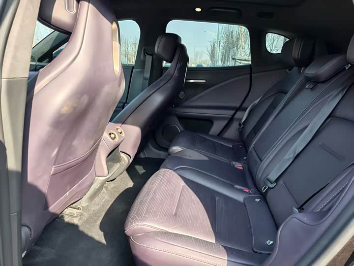 Фото 6 - Avatr 07