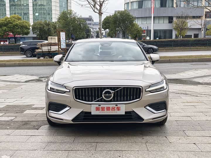 Фото 2 - Volvo S60