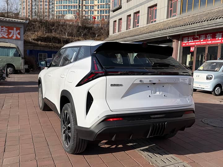 Фото 5 - Geely Atlas