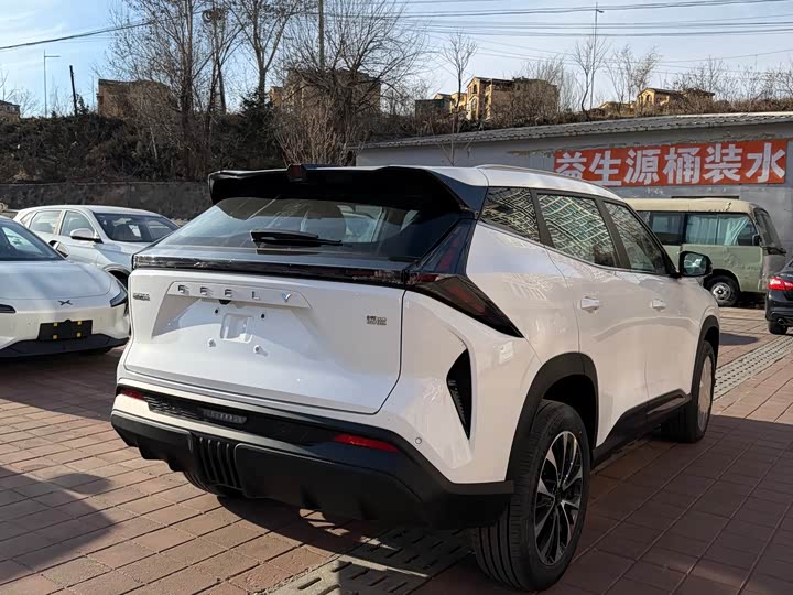 Фото 6 - Geely Atlas