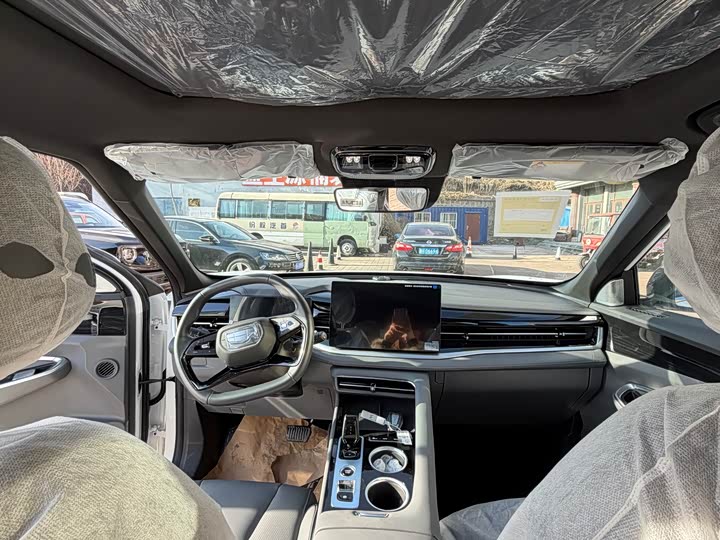 Фото 9 - Geely Atlas