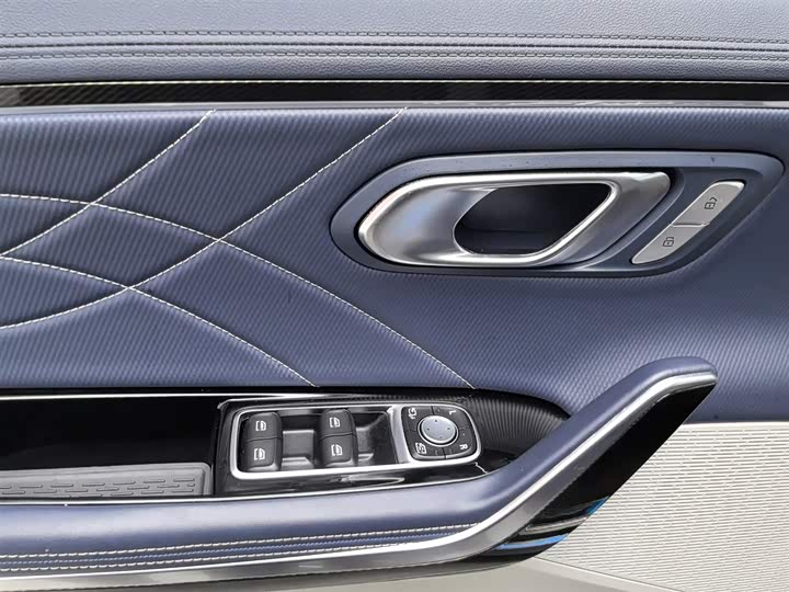 Фото 9 - Maxus G90