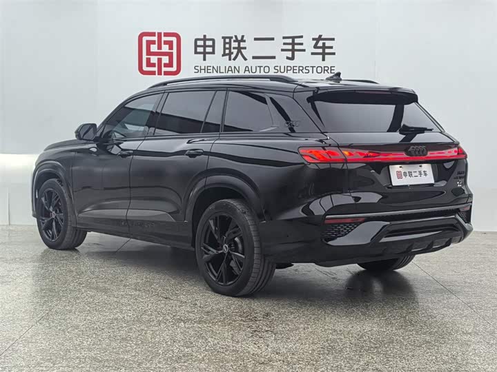 Фото 2 - Audi Q6