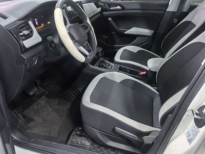 Фото 5 - Volkswagen Tharu