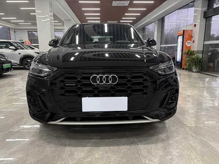 Фото 2 - Audi Q5L