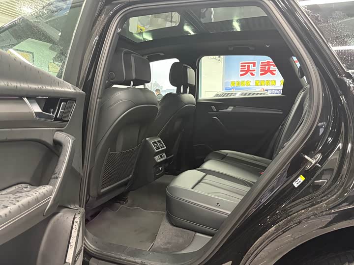 Фото 7 - Audi Q5L