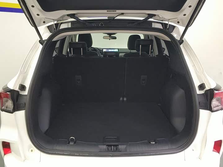 Фото 4 - Ford Escape