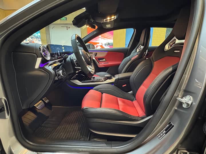 Фото 9 - Mercedes-Benz A-Class AMG