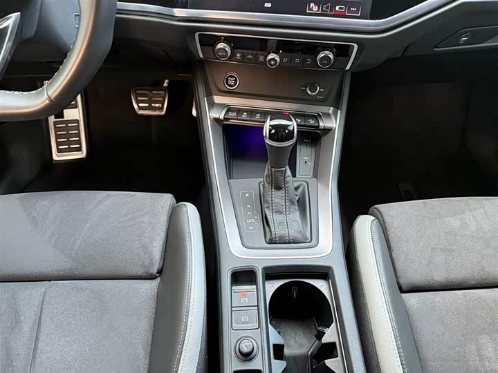 Фото 9 - Audi Q3