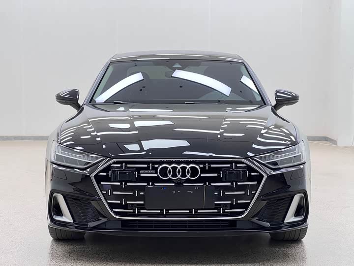 Фото 2 - Audi A7L