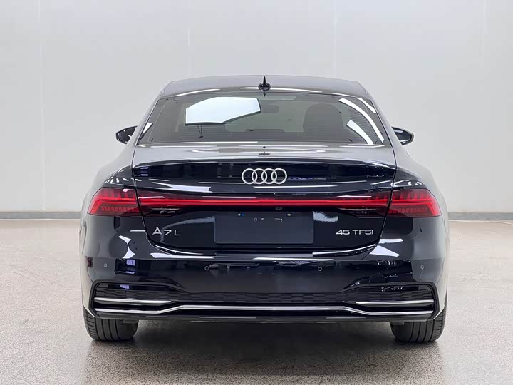Фото 6 - Audi A7L