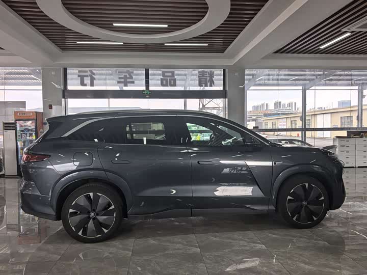 Фото 8 - BYD Tang L