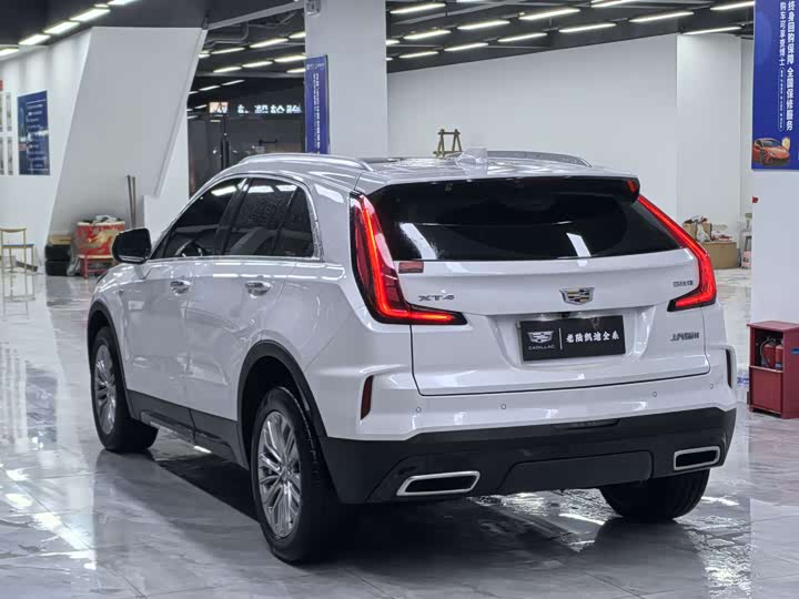 Фото 6 - Cadillac XT4