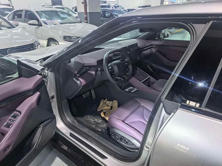 Фото 2 - XPeng P7