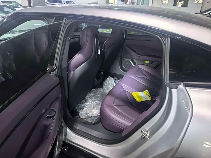 Фото 3 - XPeng P7