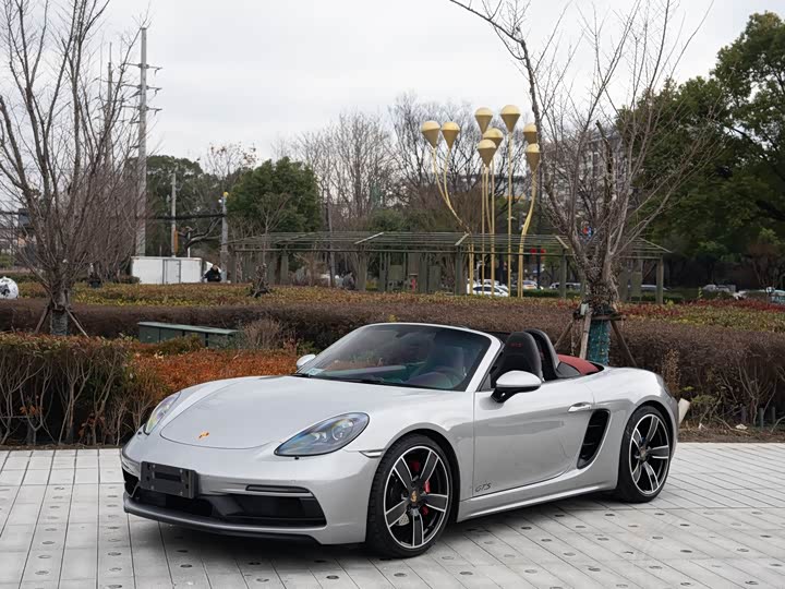 Фото 1 - Porsche 718