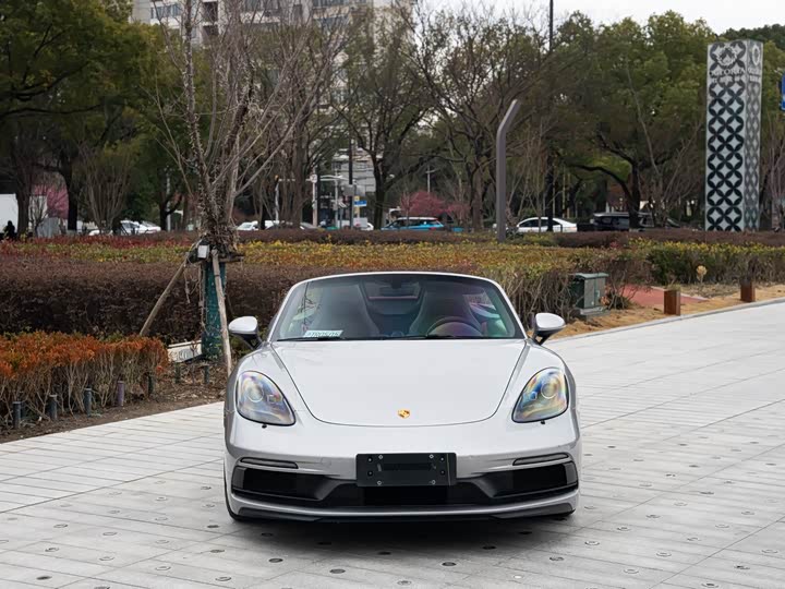 Фото 2 - Porsche 718