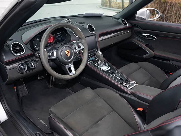 Фото 4 - Porsche 718