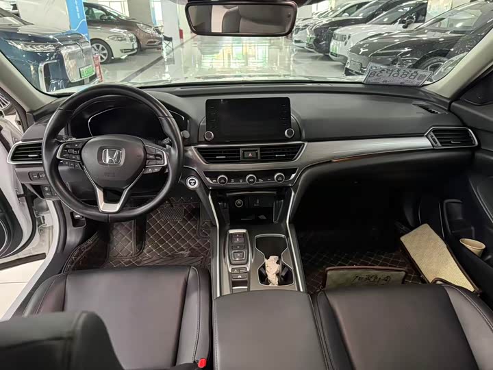 Фото 5 - Honda Accord