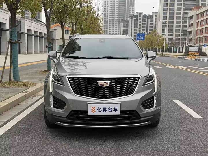 Фото 2 - Cadillac XT5