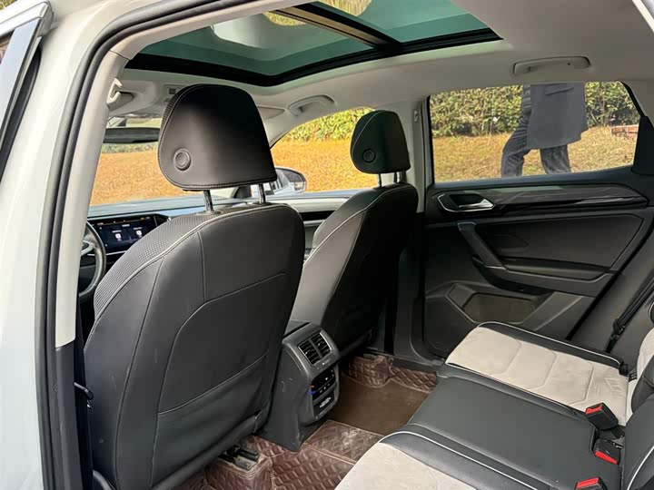 Фото 9 - Volkswagen Tayron X