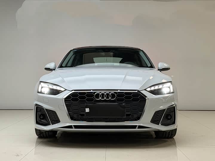 Фото 2 - Audi A5