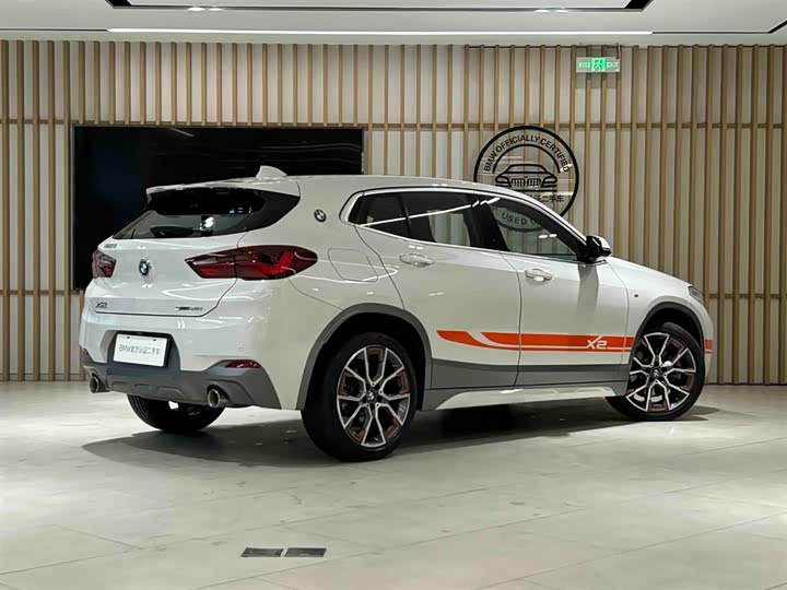 Фото 2 - BMW X2