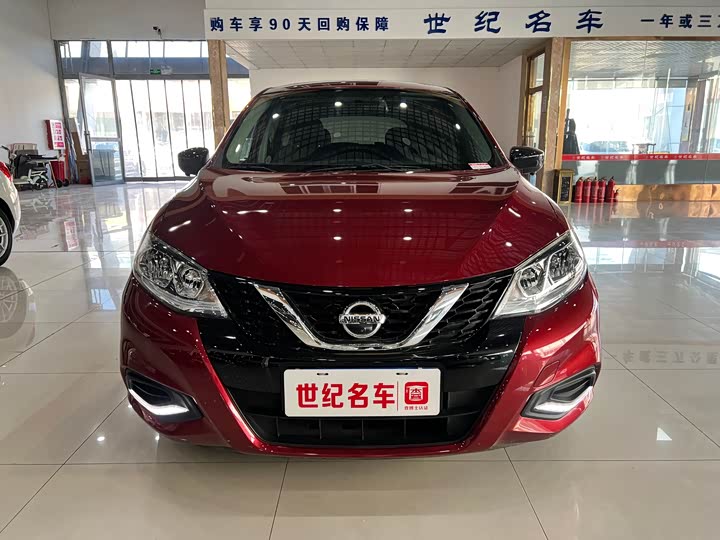 Фото 2 - Nissan Tiida