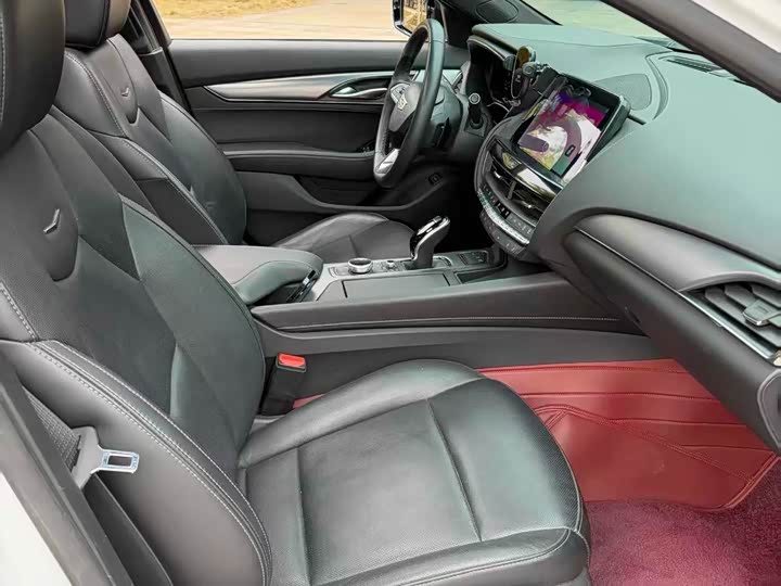 Фото 8 - Cadillac CT5