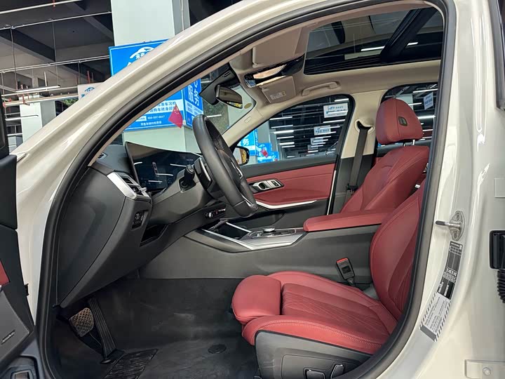 Photo 6 - BMW 3 Series