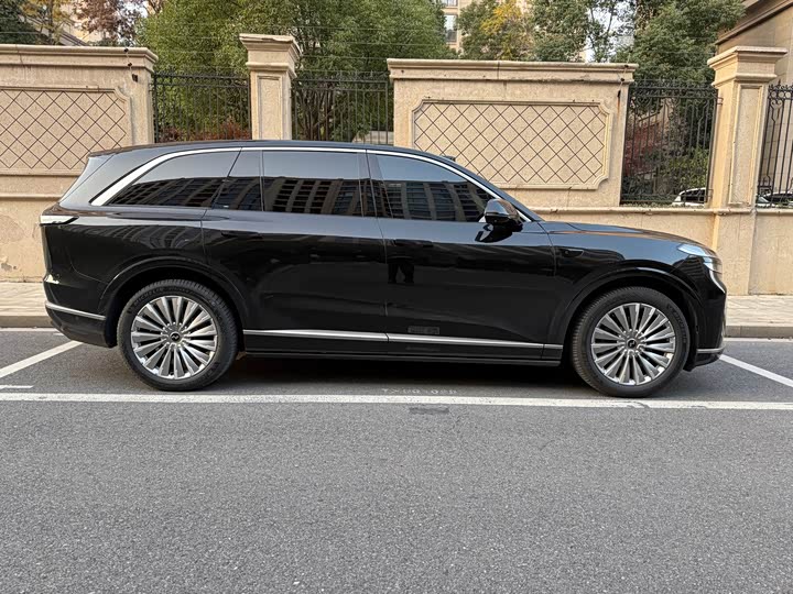 Фото 7 - Nio Onvo L90