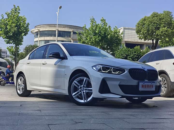 Фото 3 - BMW 1 Series