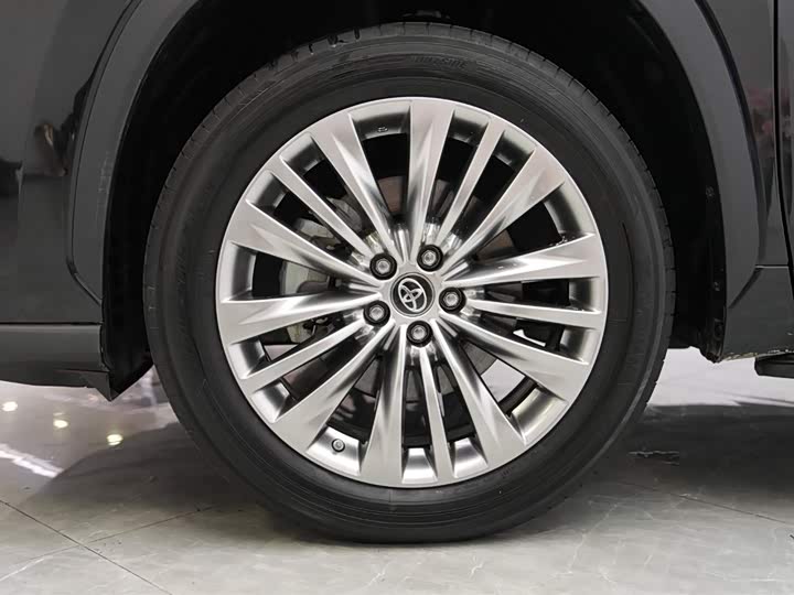 Фото 4 - Toyota Highlander