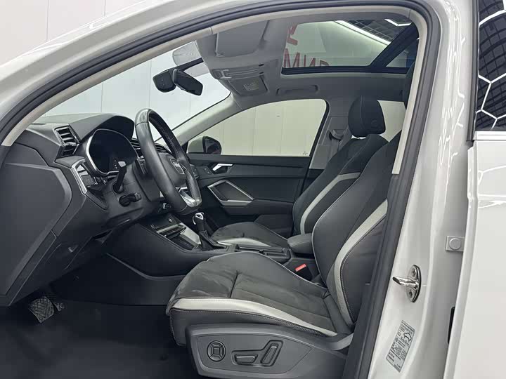 Фото 4 - Audi Q3