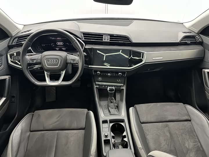 Фото 6 - Audi Q3