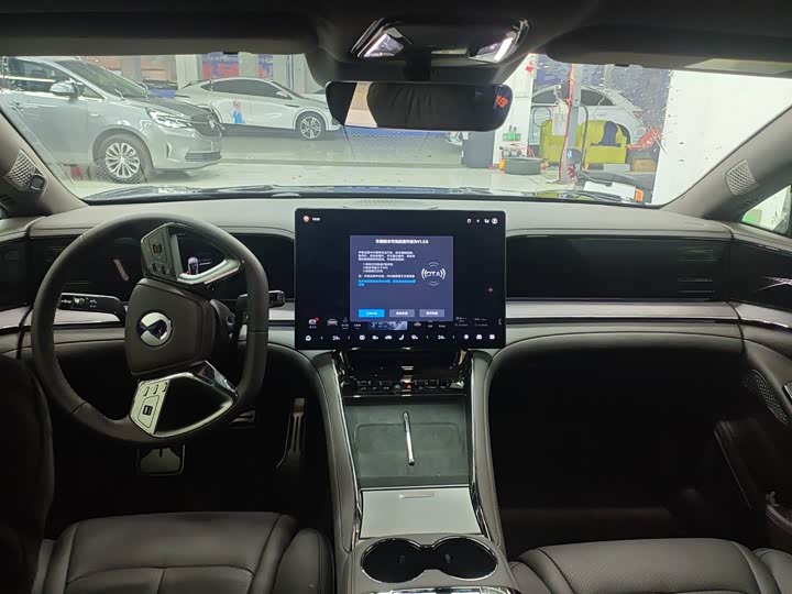 Фото 5 - Denza Z9