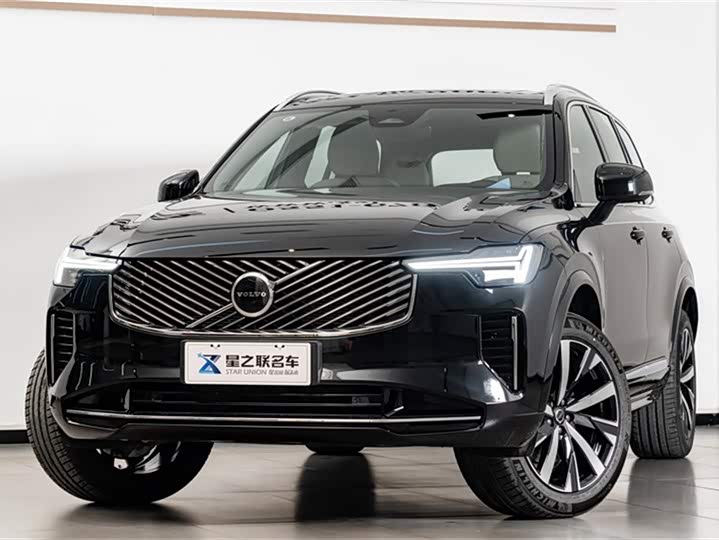 Фото 2 - Volvo XC90