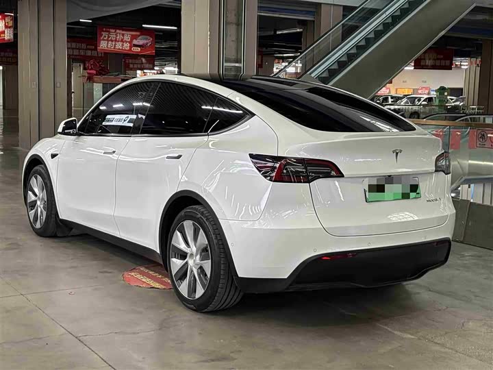 Фото 2 - Tesla Model Y