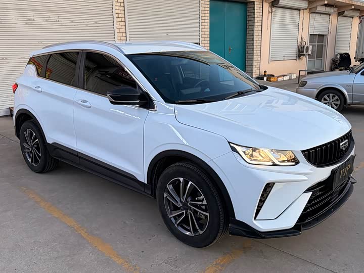 Фото 3 - Geely Coolray