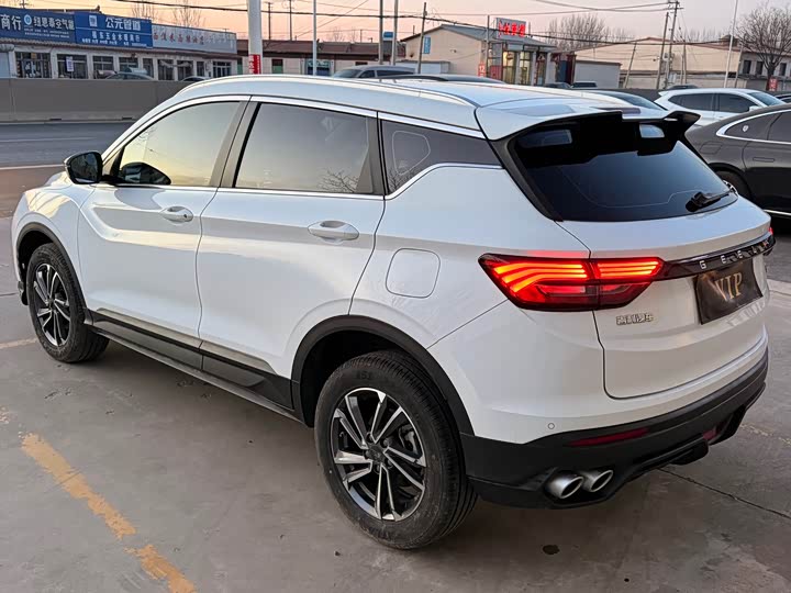 Фото 7 - Geely Coolray