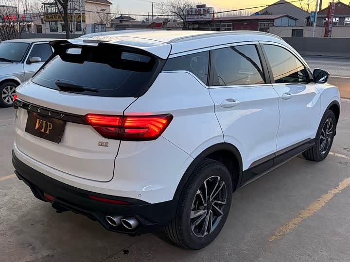 Фото 9 - Geely Coolray