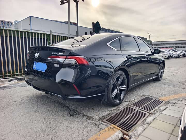 Фото 3 - Honda Inspire