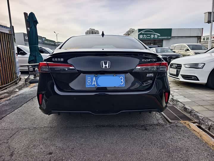 Фото 4 - Honda Inspire